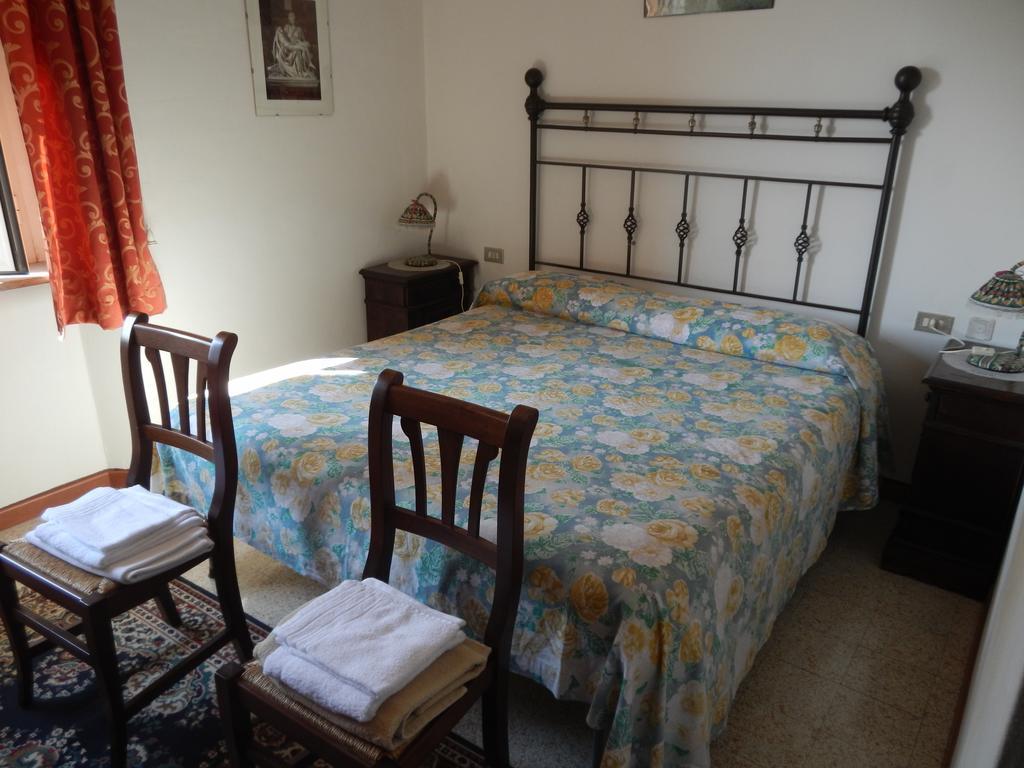 Residence Il Colle Collestrada Room photo